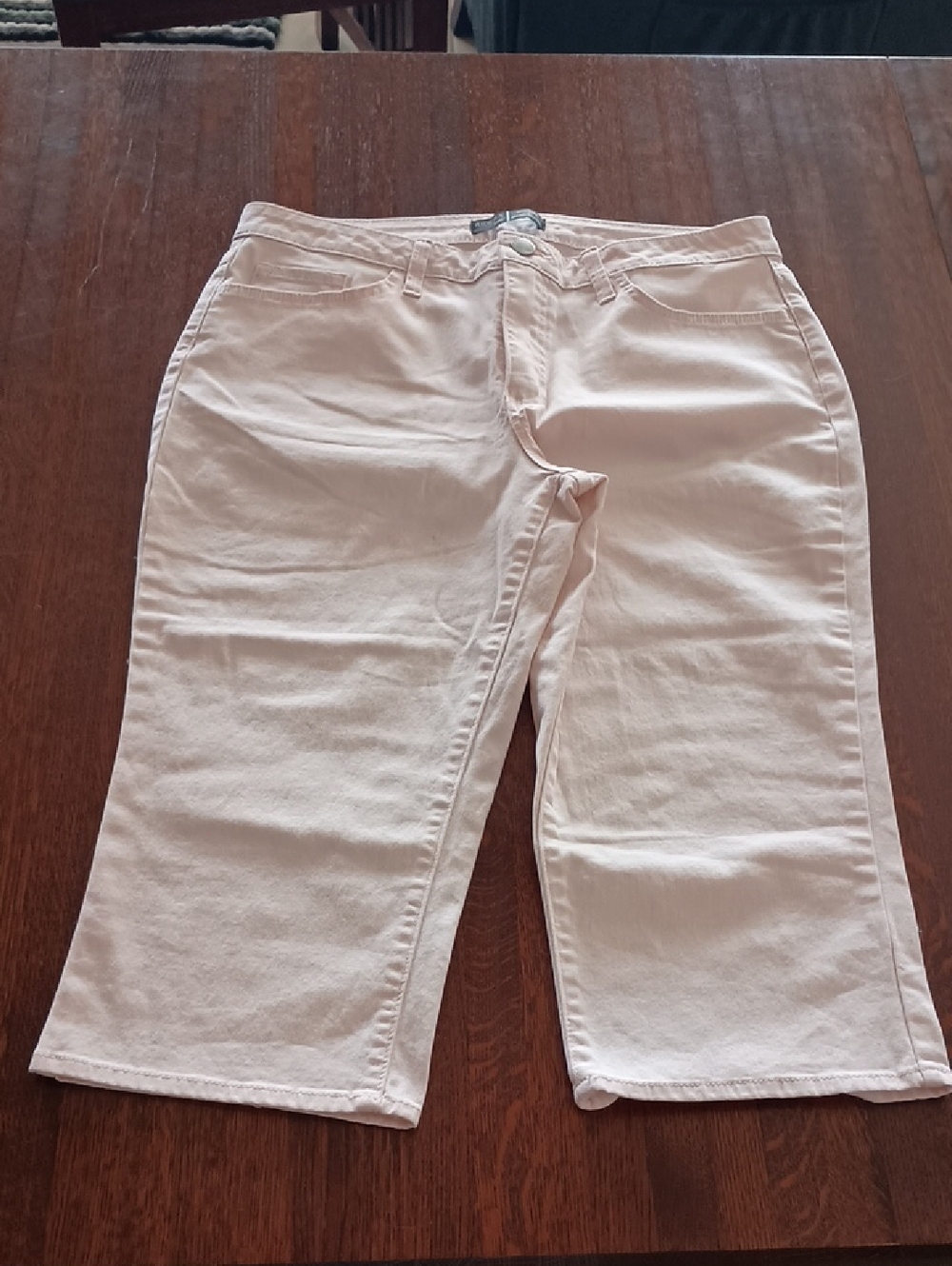 Riders by Lee Mid Rise Capri b200